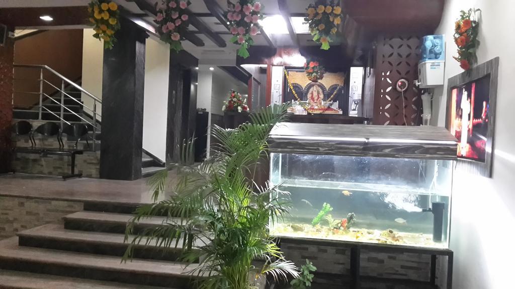 Hotel Sai Galaxy Inn Ширді Екстер'єр фото