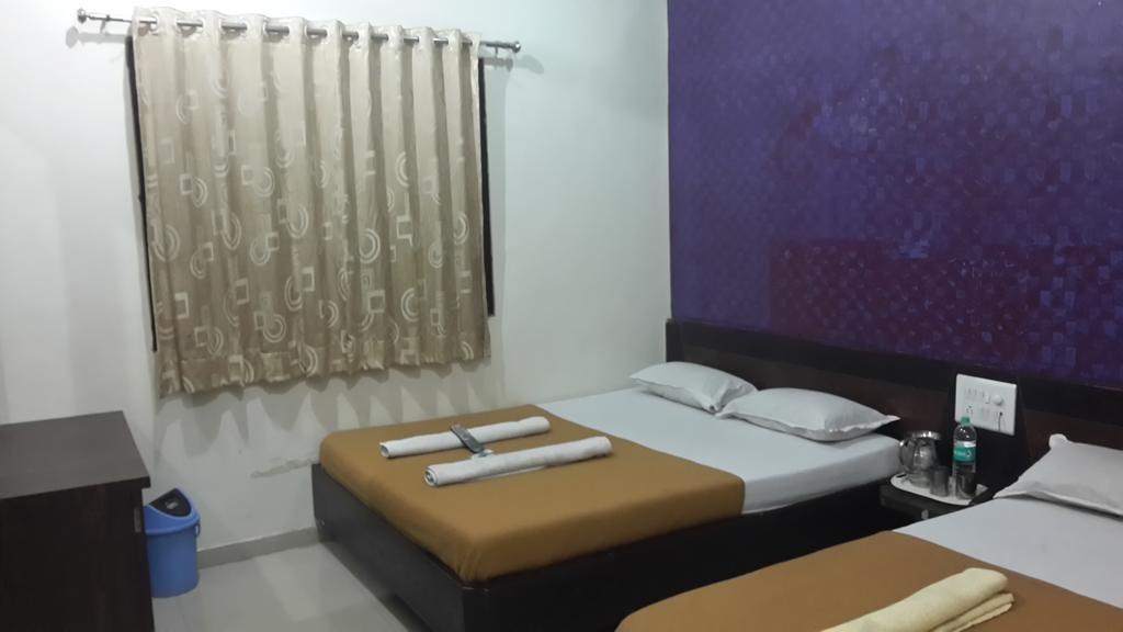 Hotel Sai Galaxy Inn Ширді Екстер'єр фото