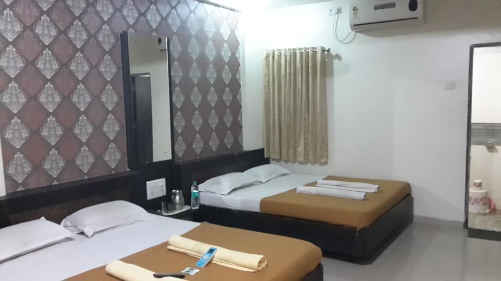 Hotel Sai Galaxy Inn Ширді Екстер'єр фото