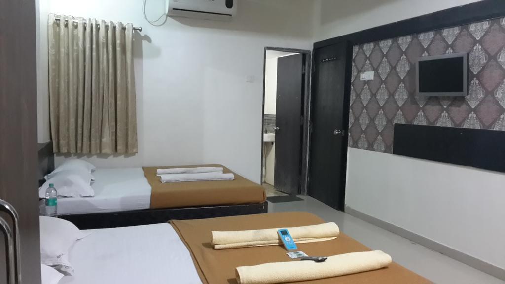 Hotel Sai Galaxy Inn Ширді Екстер'єр фото