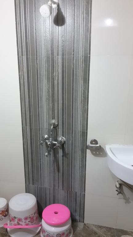 Hotel Sai Galaxy Inn Ширді Екстер'єр фото