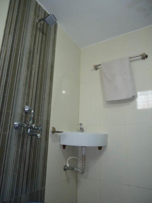 Hotel Sai Galaxy Inn Ширді Номер фото