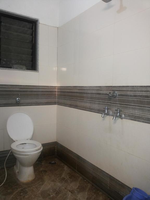 Hotel Sai Galaxy Inn Ширді Номер фото