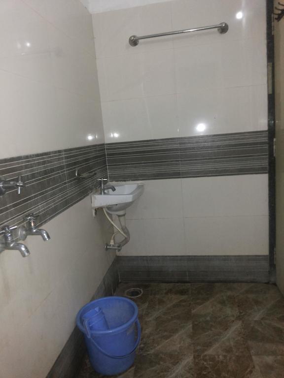 Hotel Sai Galaxy Inn Ширді Номер фото