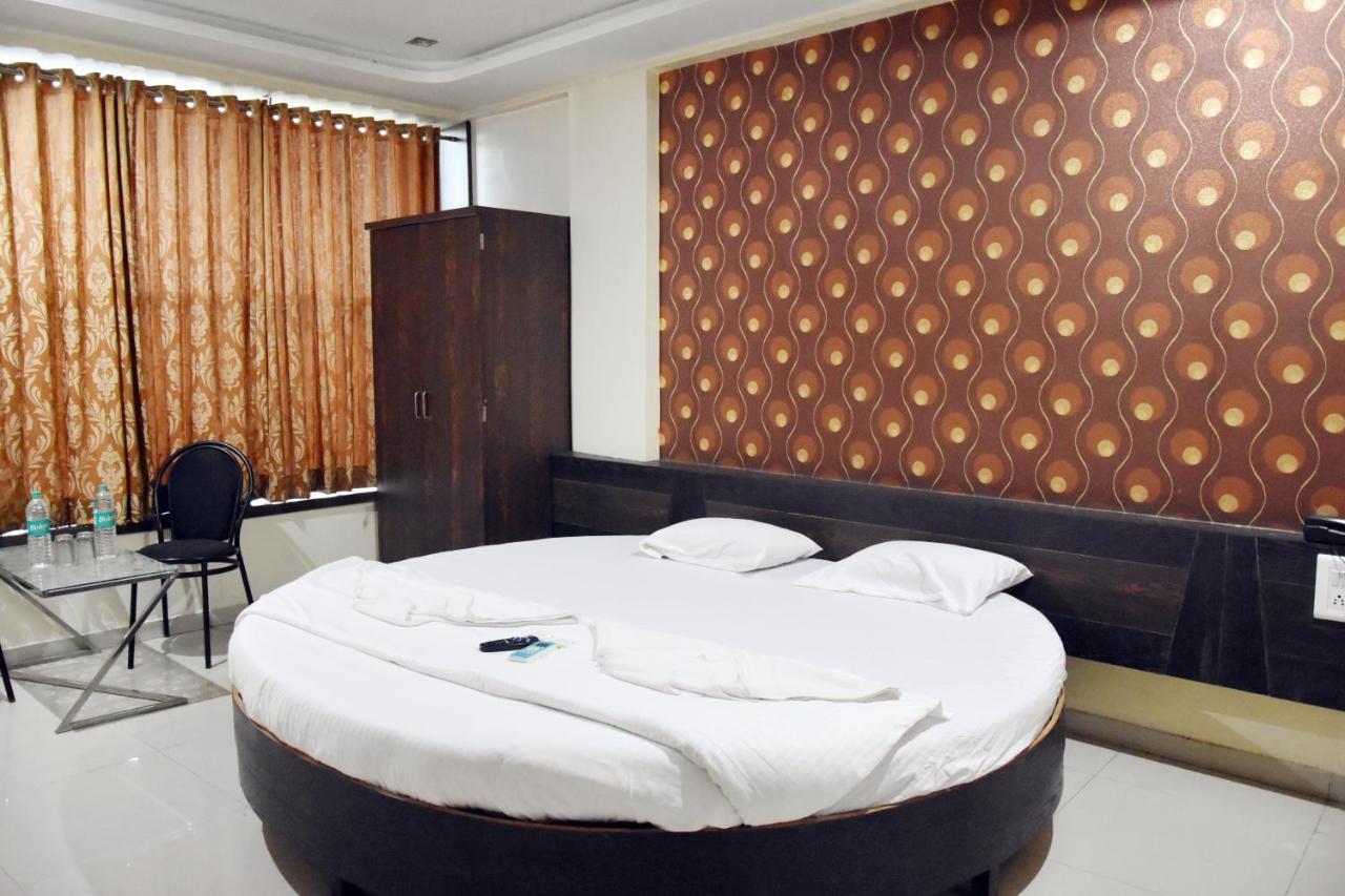 Hotel Sai Galaxy Inn Ширді Екстер'єр фото